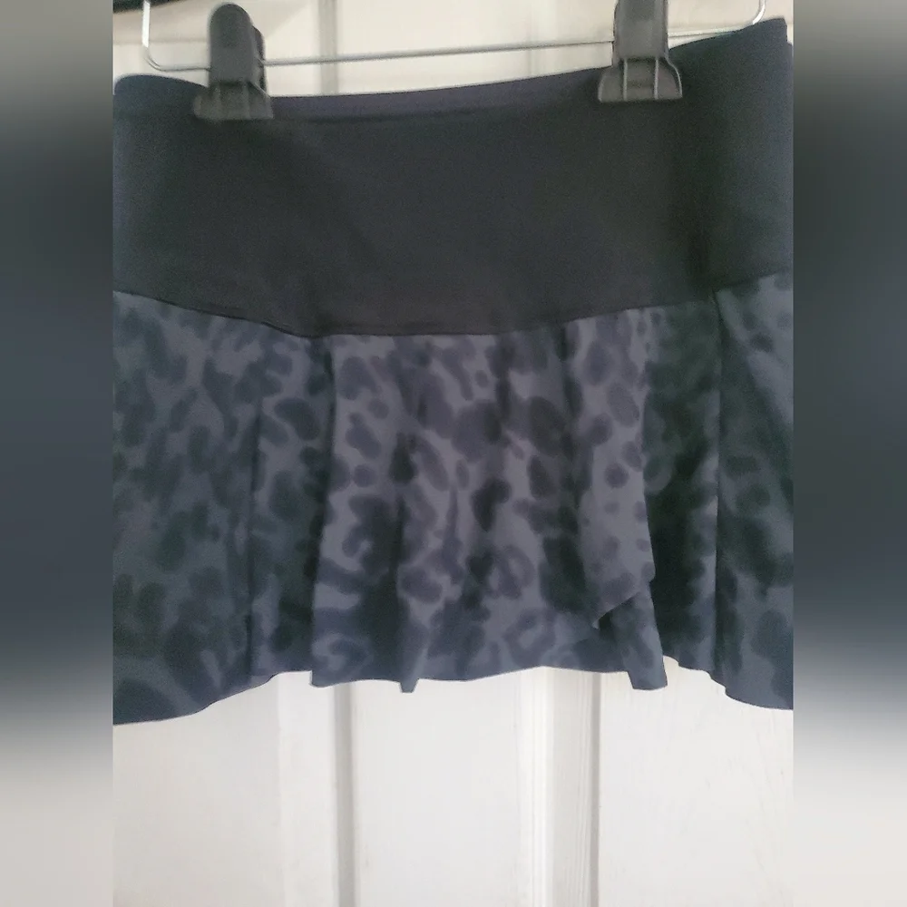 Lululemon Black Leopard Print A-Line Mini Skirt/skort, Size 4